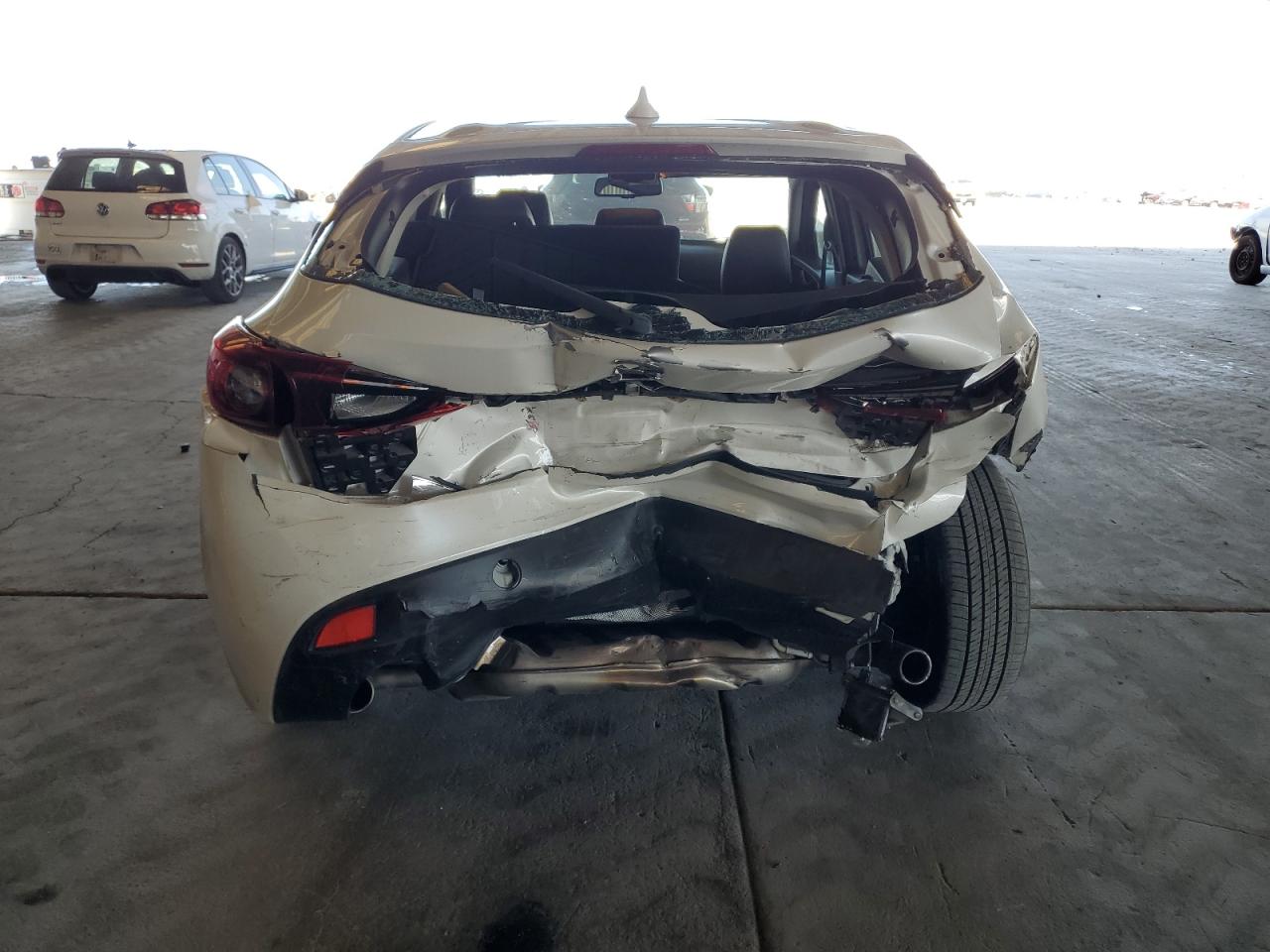 Mazda 3 Grand Touring Image 4