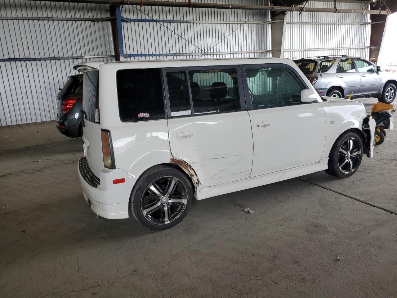 Toyota Scion Xb Image 10