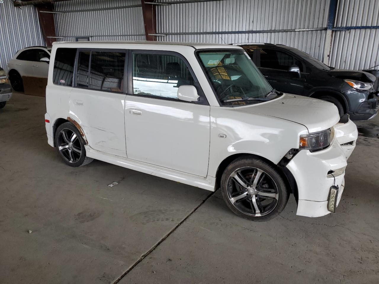 Toyota Scion Xb Image 8