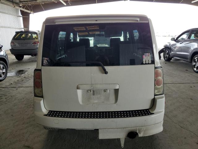 Toyota Scion Xb Image 2