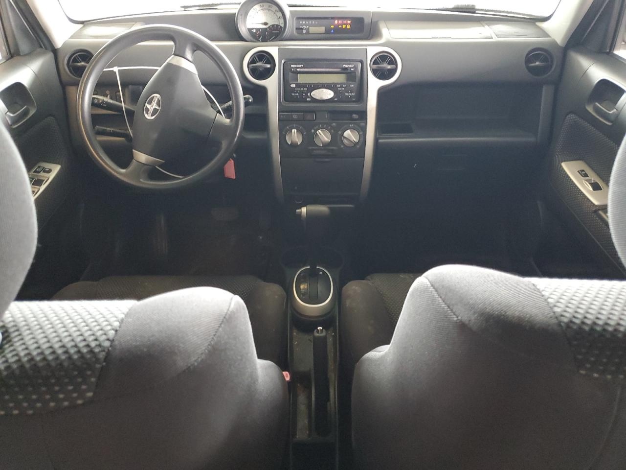 Toyota Scion Xb Image 3