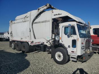  Salvage Peterbilt Tractor 320