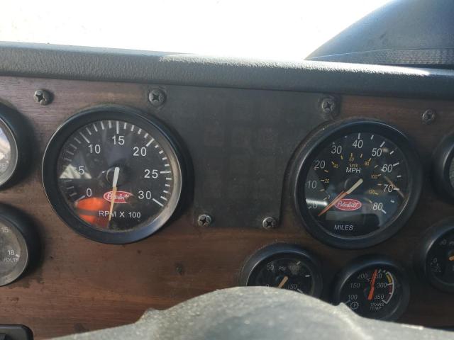 Peterbilt Tractor 320 Image 9