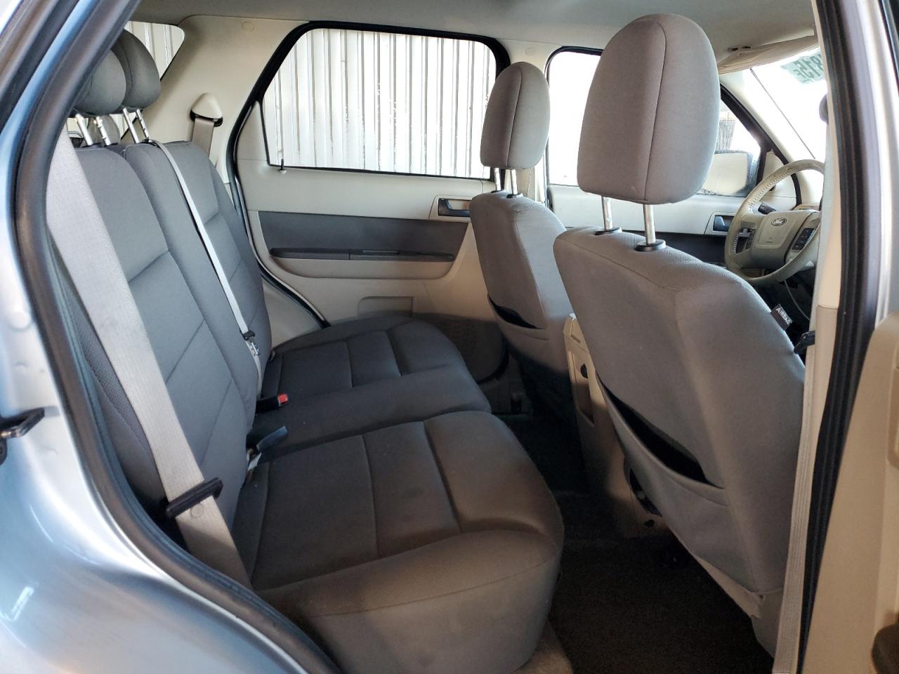 Ford Escape Hybrid Image 5