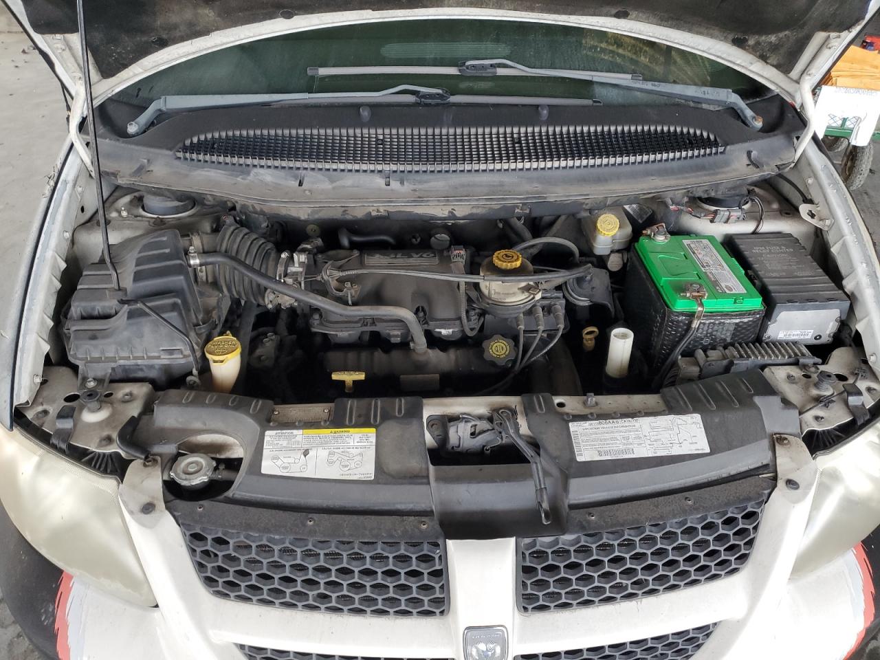 Dodge Caravan Sport Image 11