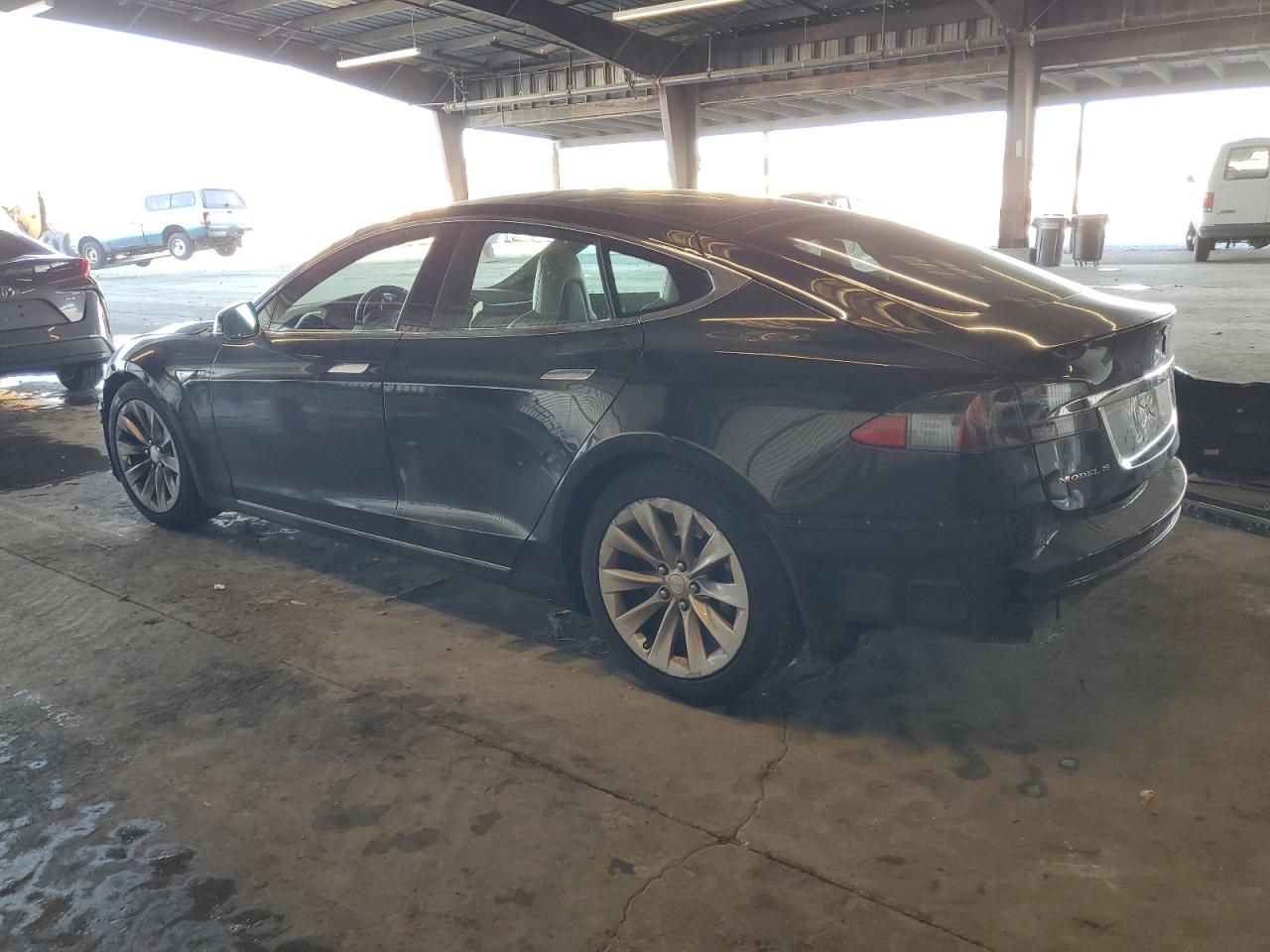 Tesla Model S Image 2