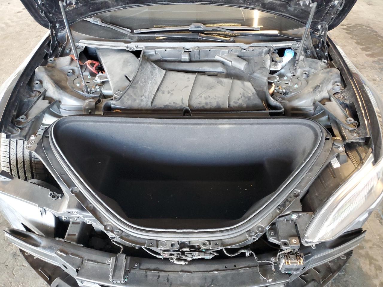 Tesla Model S Image 13