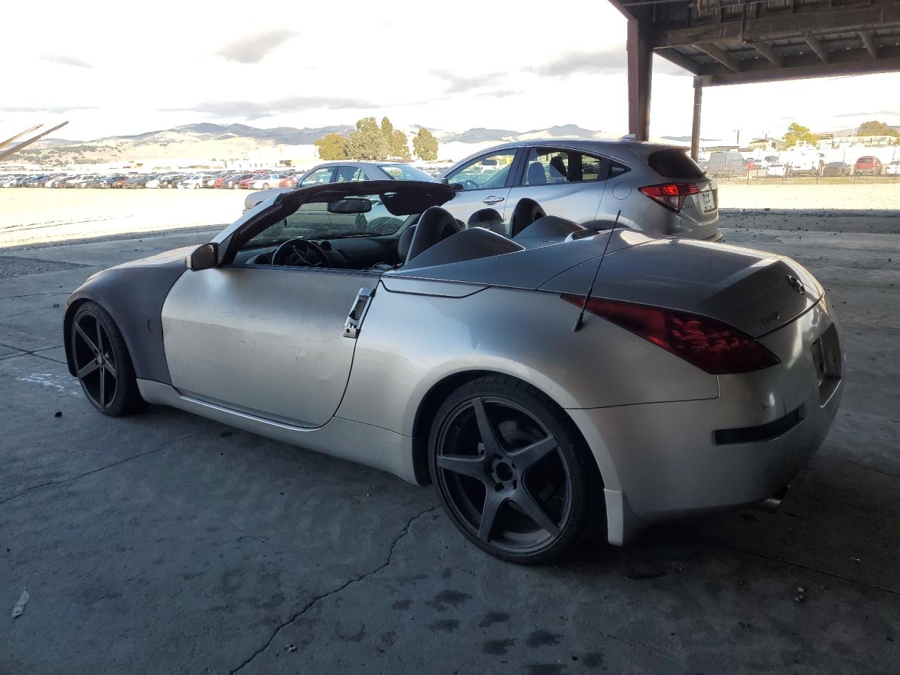 Nissan 350Z Roadster Image 12