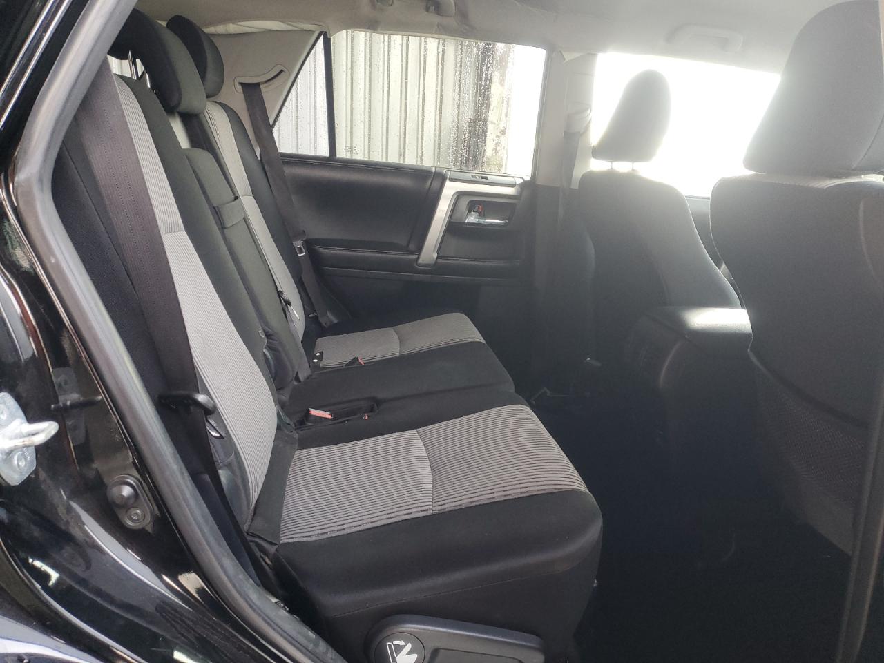 Toyota 4Runner Sr5 Image 5