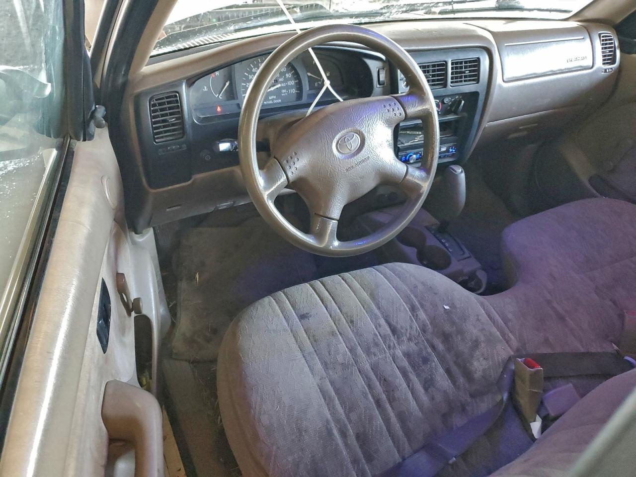 Toyota Tacoma Image 12