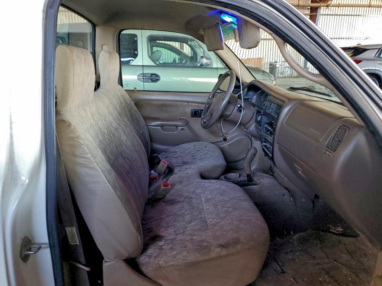 Toyota Tacoma Image 8