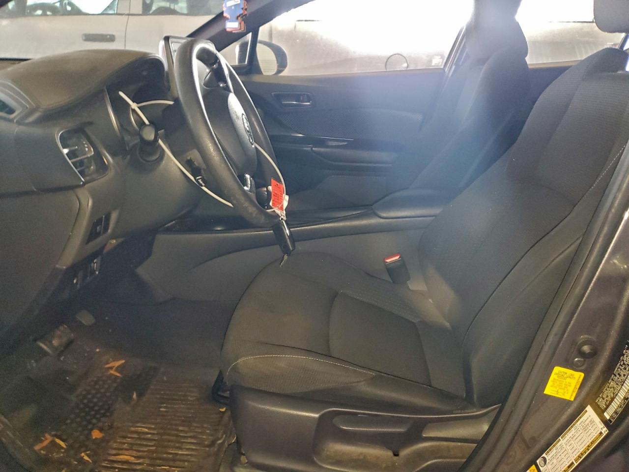 Toyota C-HR Xle Image 6