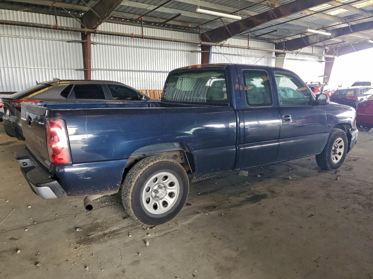 Chevrolet Silverado C1500 Image 9