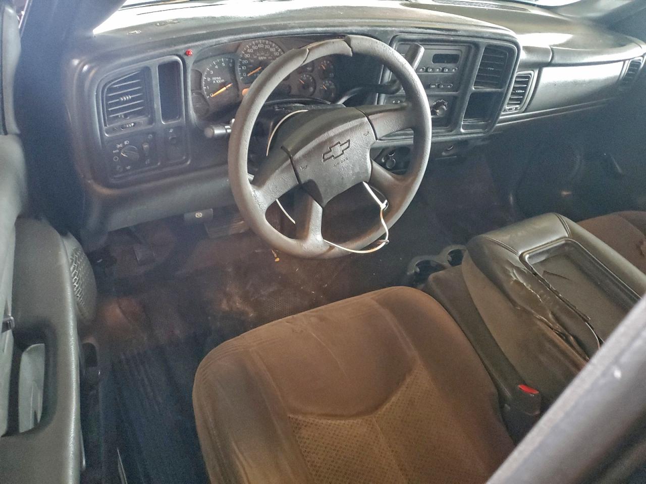 Chevrolet Silverado C1500 Image 12