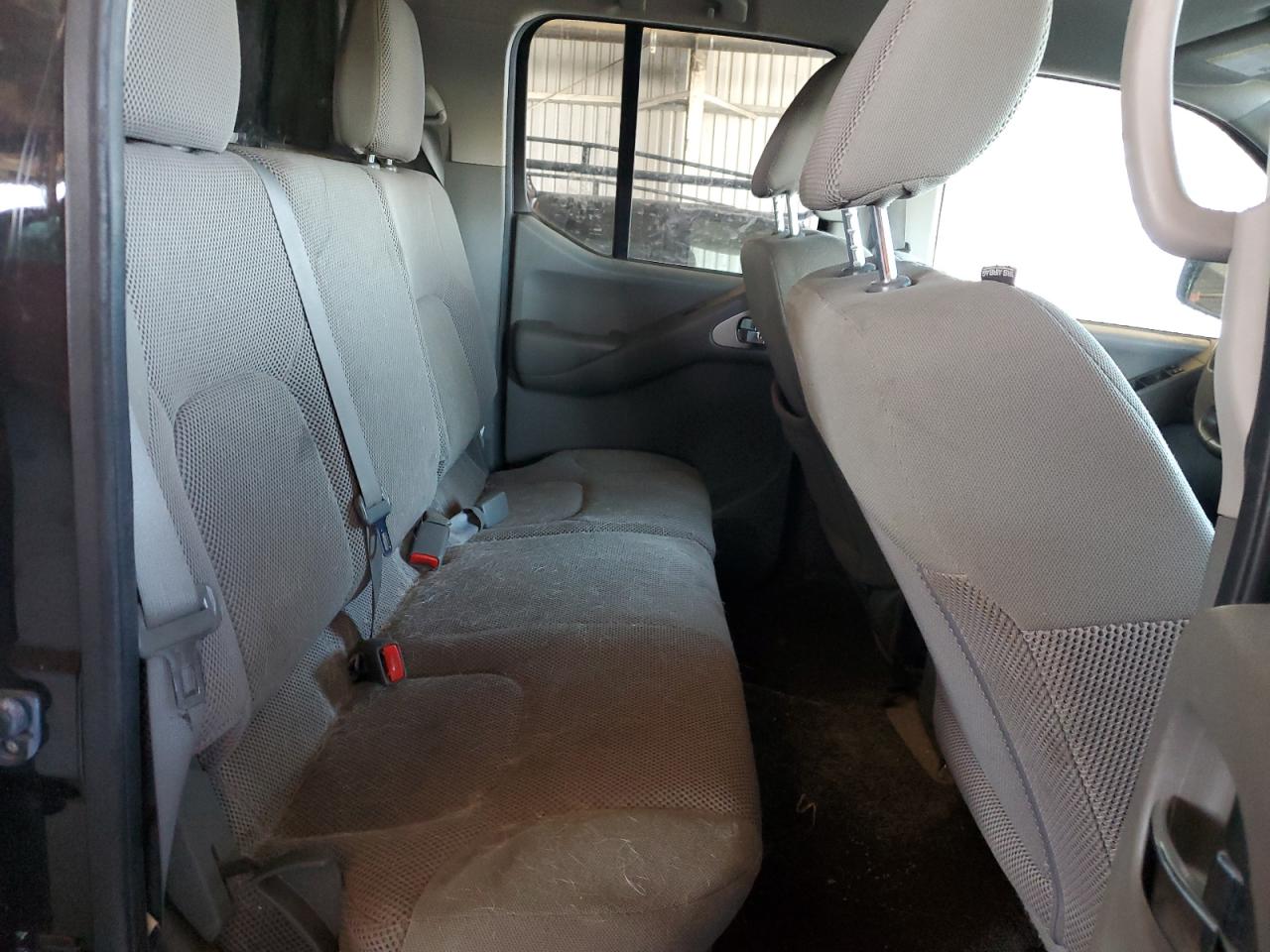 Nissan Frontier S Image 12