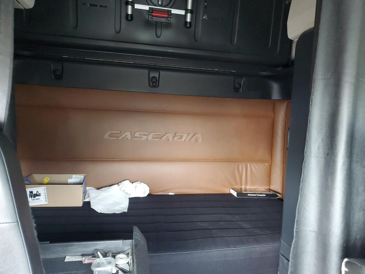 Freightliner Cascadia 1 Image 9