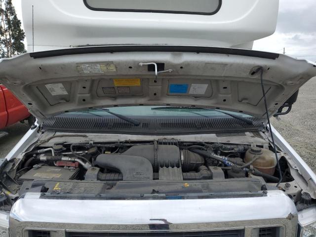 Ford Econoline E450 Super Duty Cutaway Van Image 11