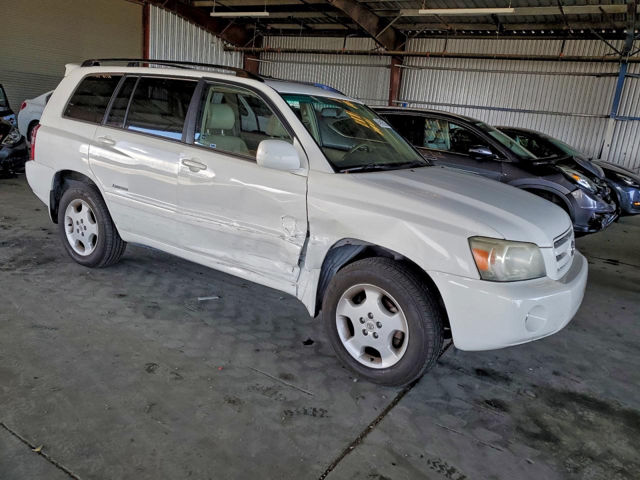 Toyota Highlander Sport Image 10