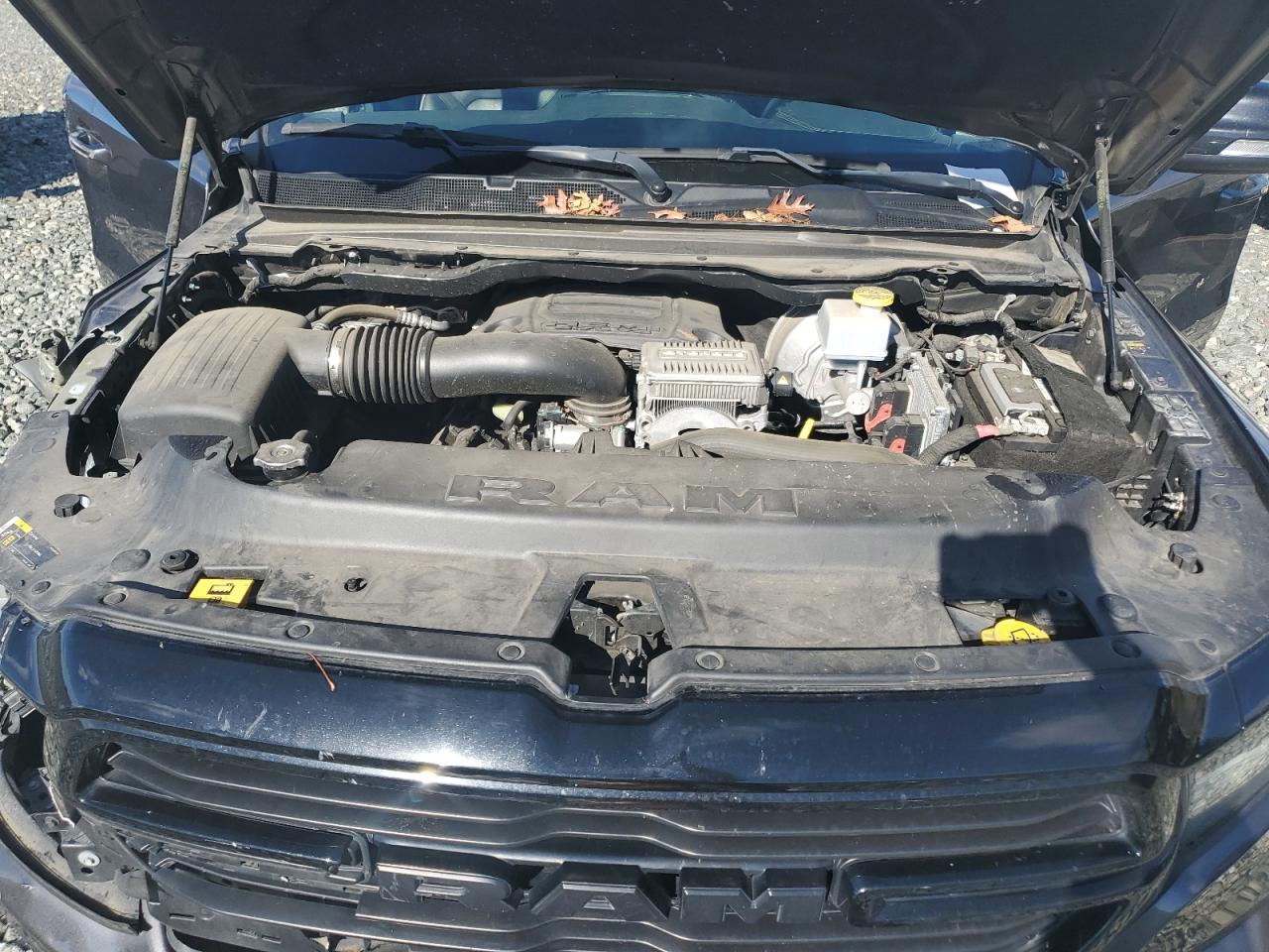 Ram 1500 Laramie Image 9