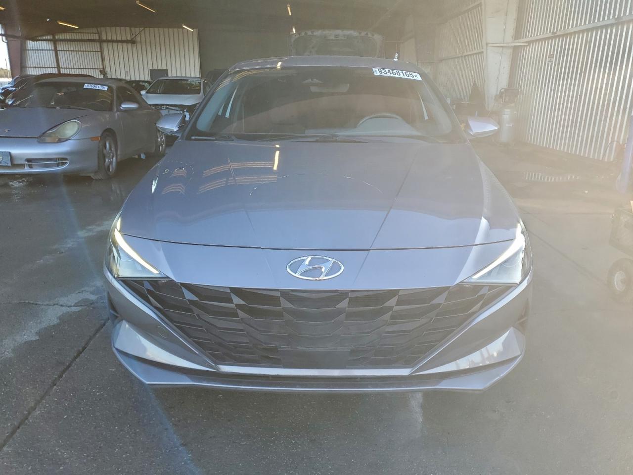 Hyundai ELANTRA Sel Image 4