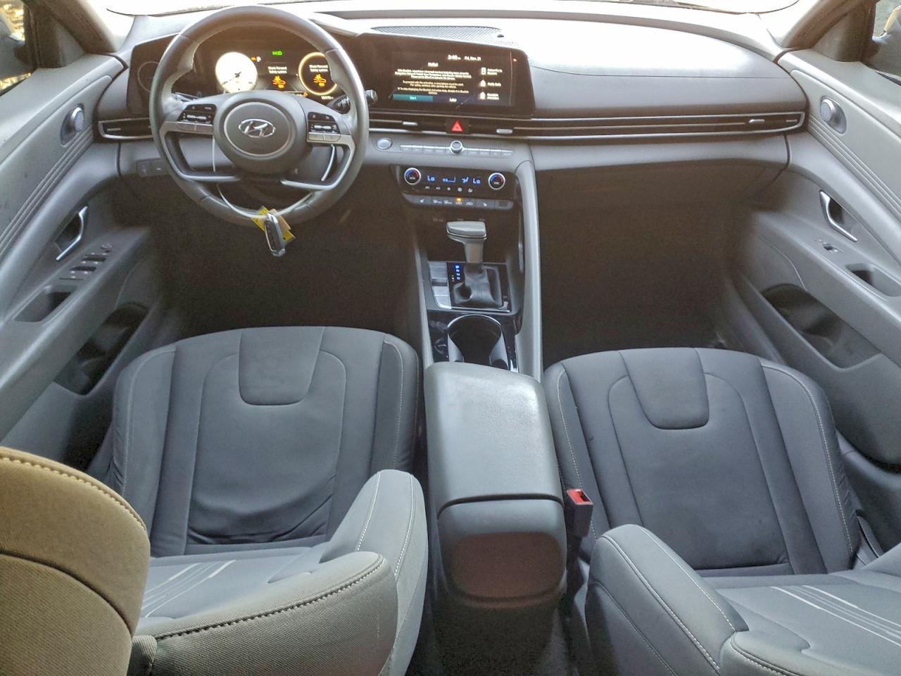 Hyundai ELANTRA Sel Image 6