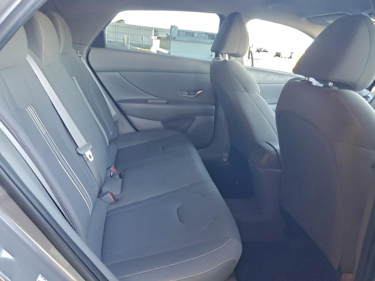 Hyundai ELANTRA Sel Image 8