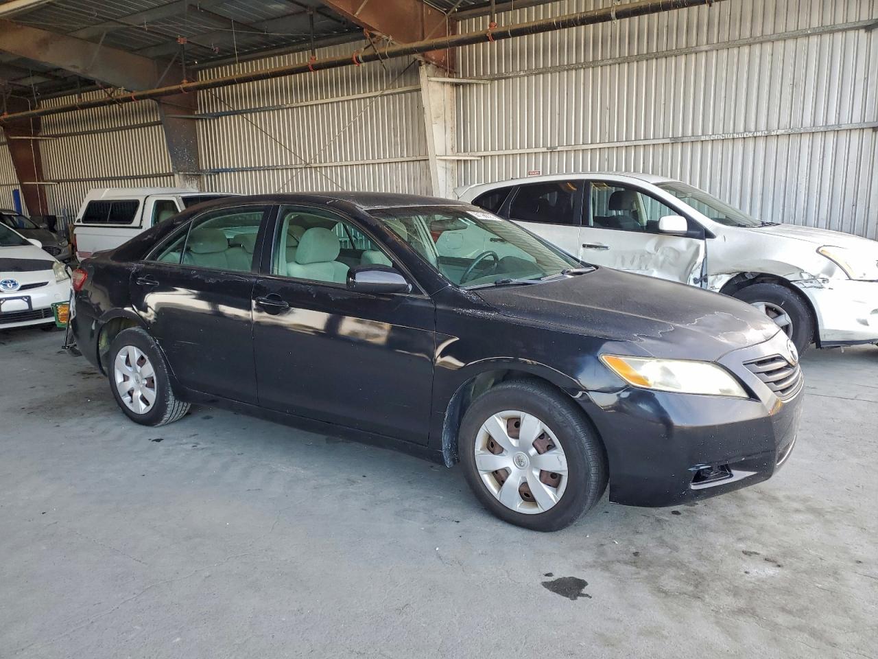 Toyota Camry Se Image 2