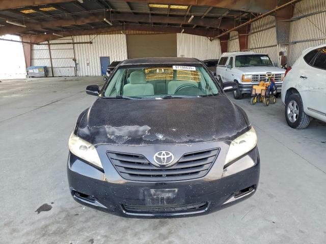 Toyota Camry Se Image 12