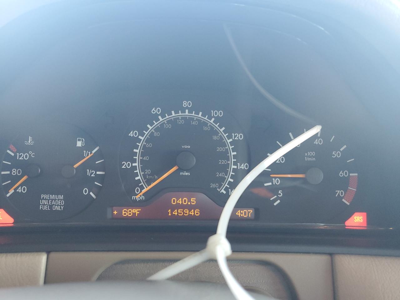 Mercedes-Benz E-Class 320 Image 7