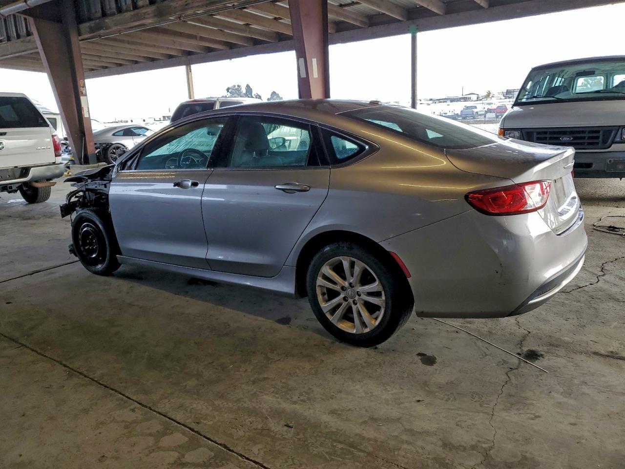 Chrysler 200 Limited Image 4