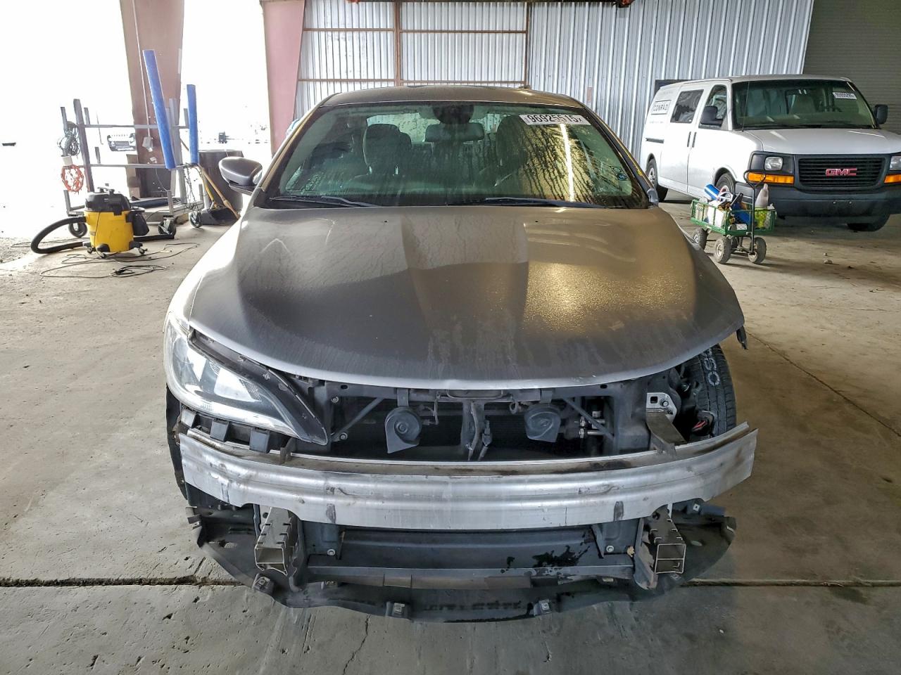 Chrysler 200 Limited Image 9