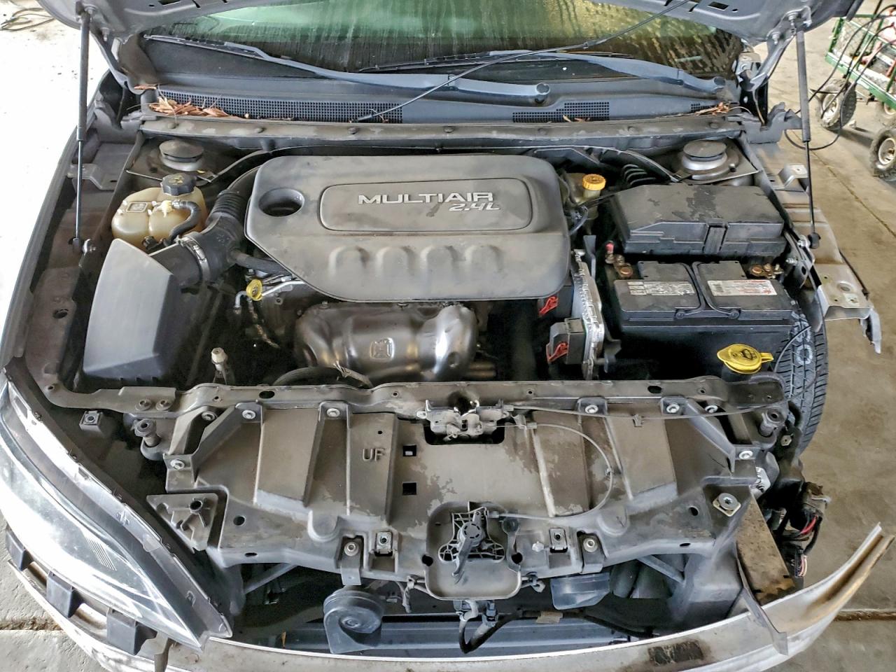 Chrysler 200 Limited Image 8