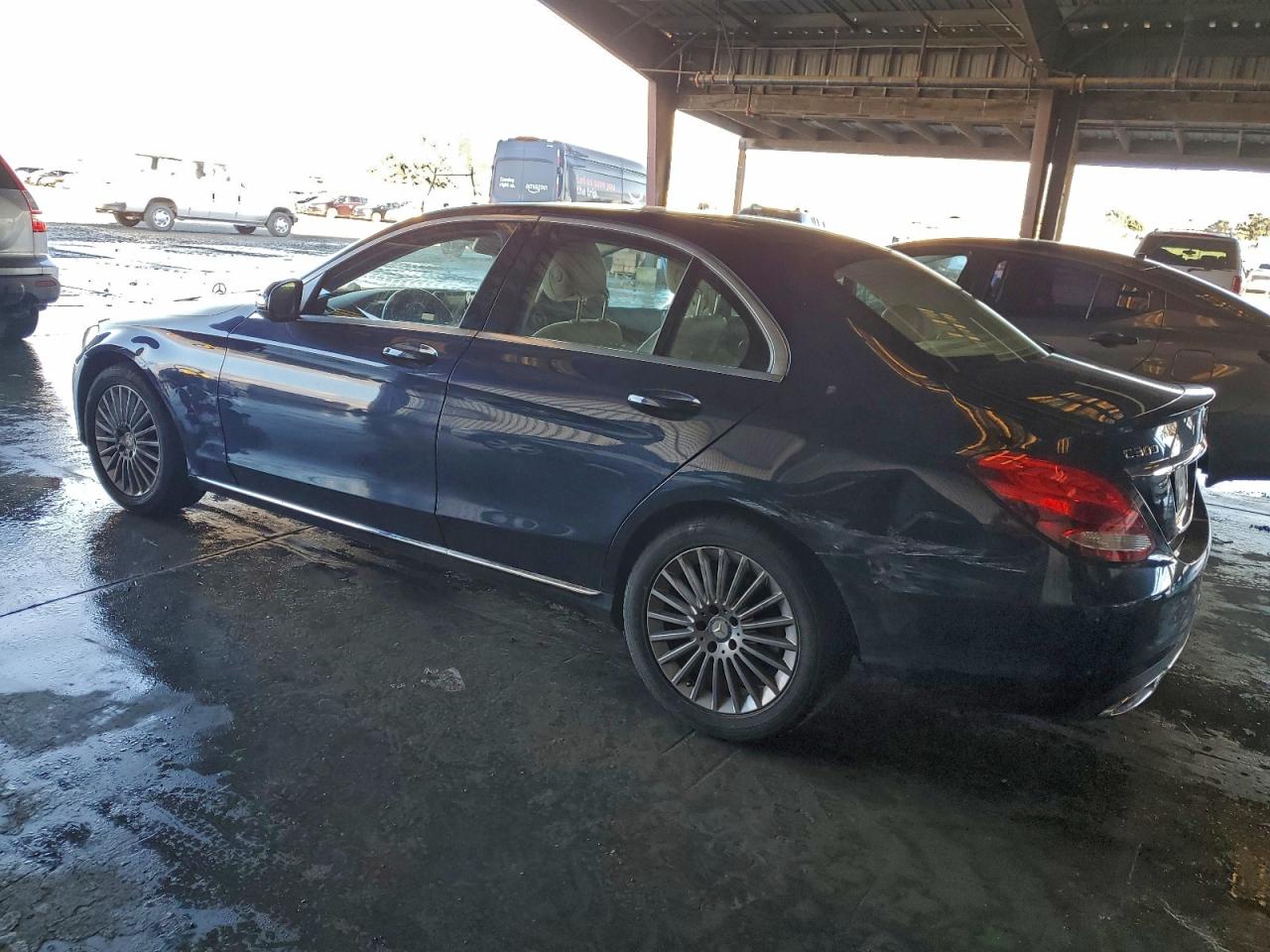 Mercedes-Benz C-Class 300 Image 4