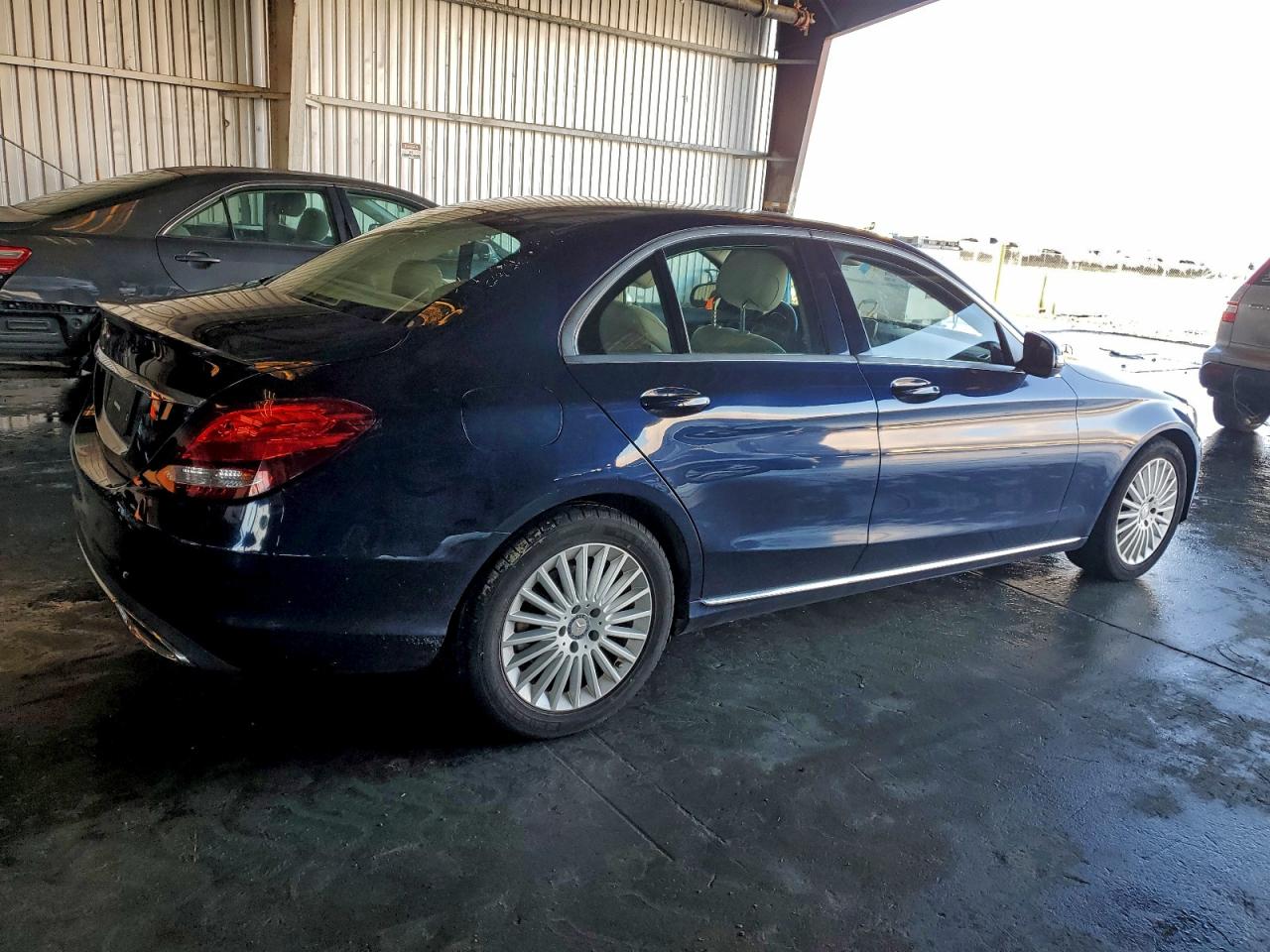 Mercedes-Benz C-Class 300 Image 2