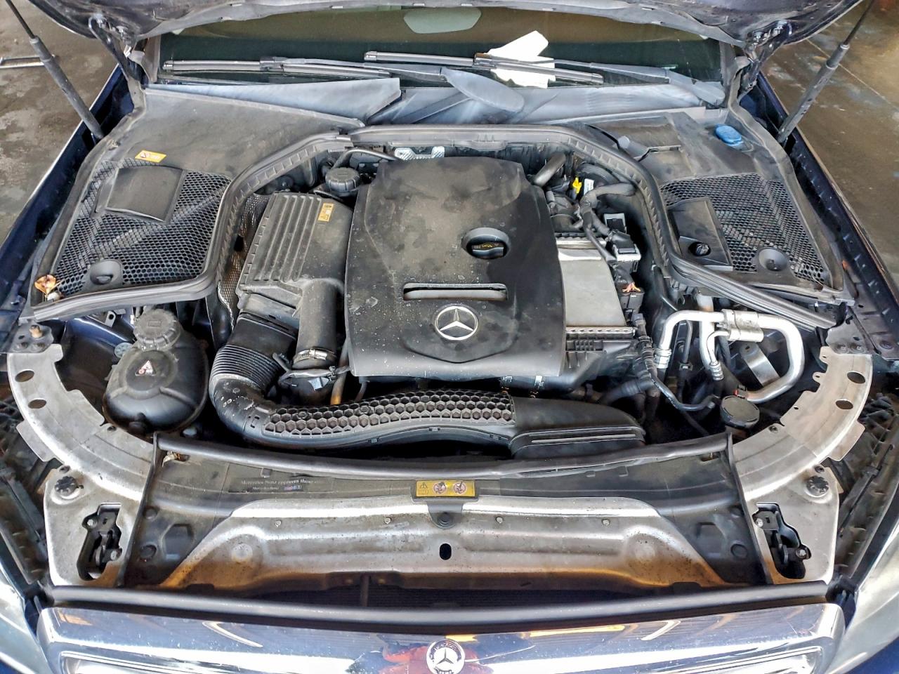 Mercedes-Benz C-Class 300 Image 10