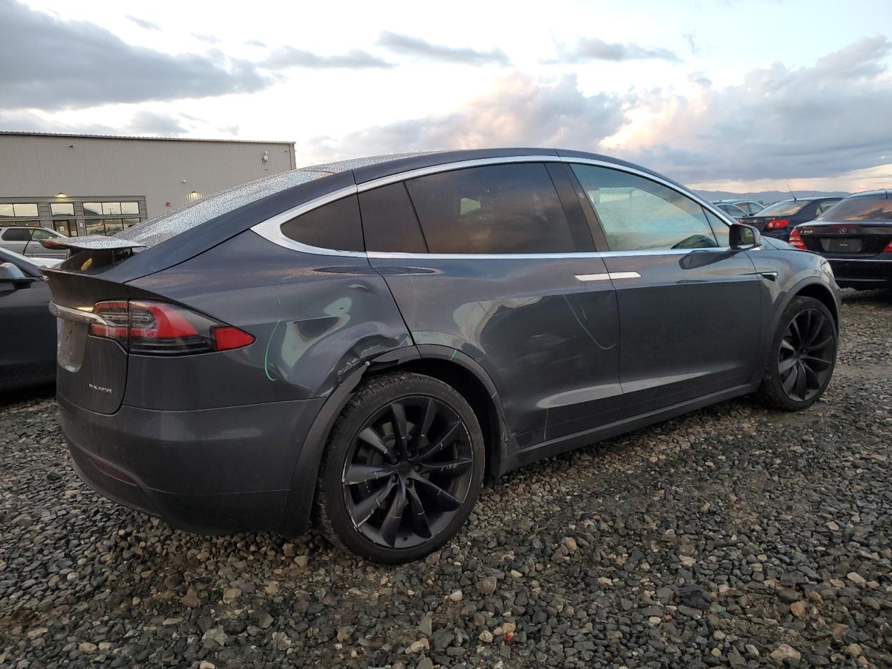 Tesla Model X Image 12