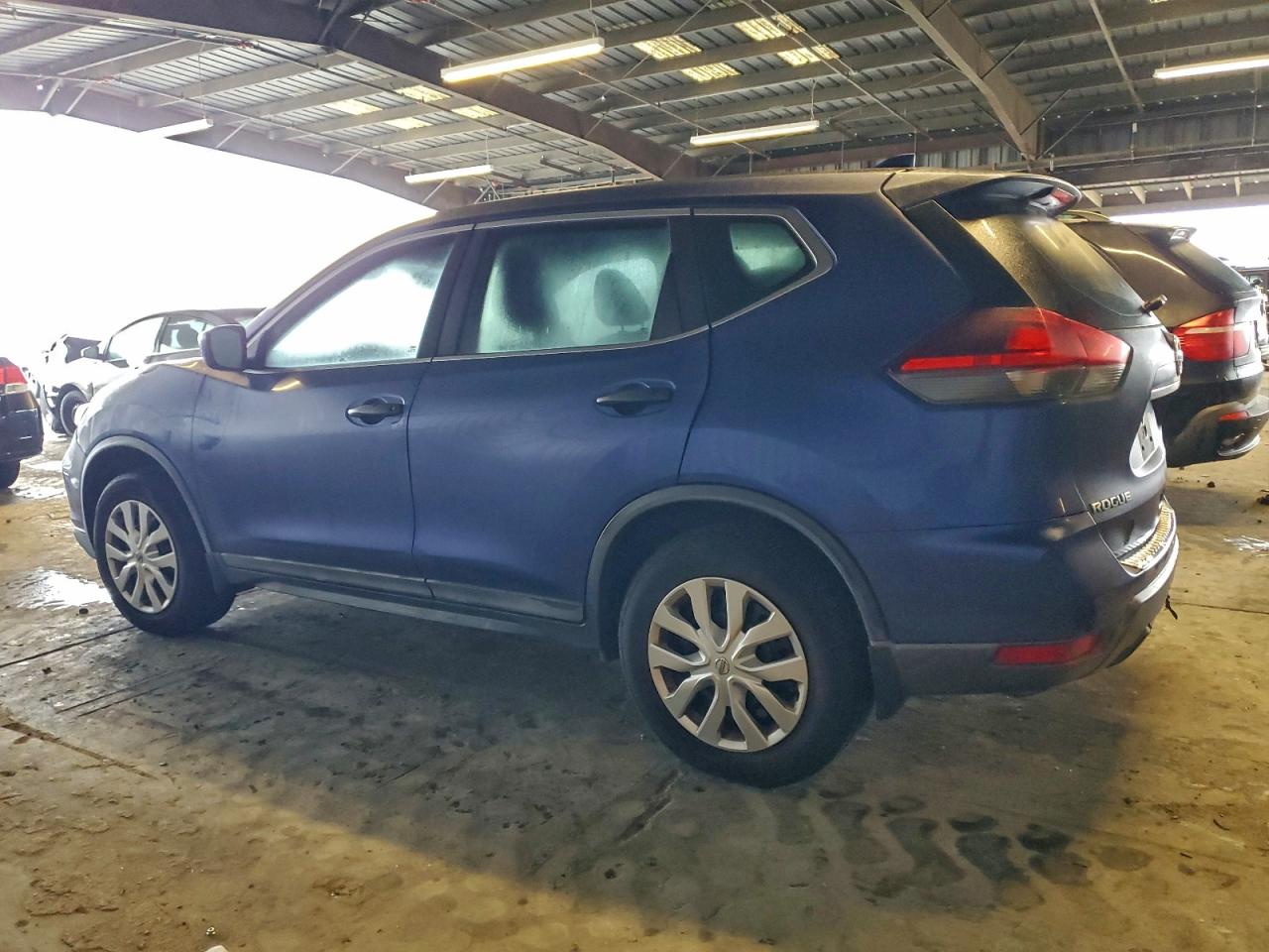 Nissan Rogue S Image 5