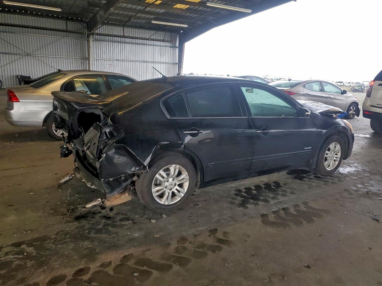 Nissan Altima Hybrid Image 3