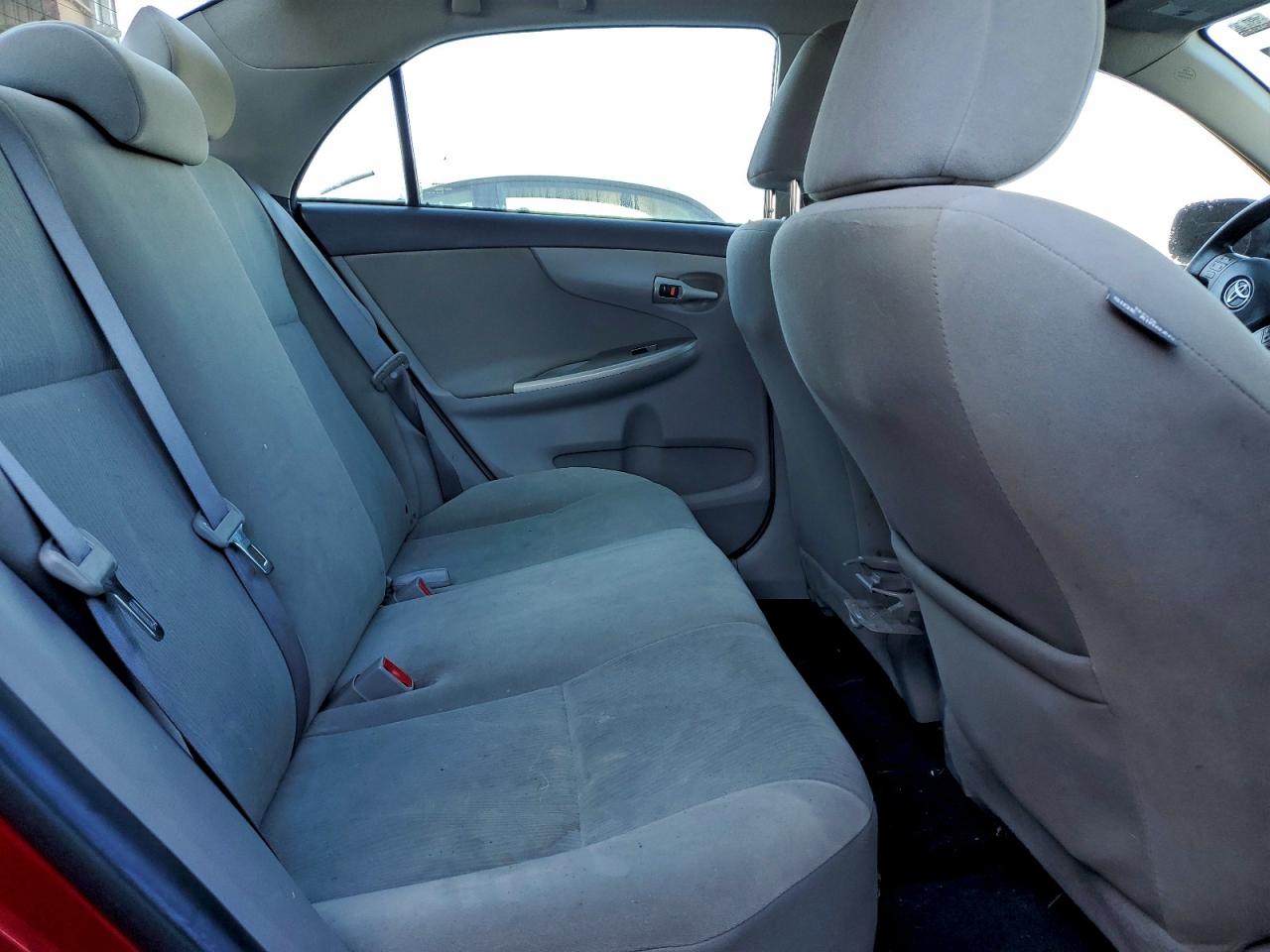 Toyota Corolla Base Image 3