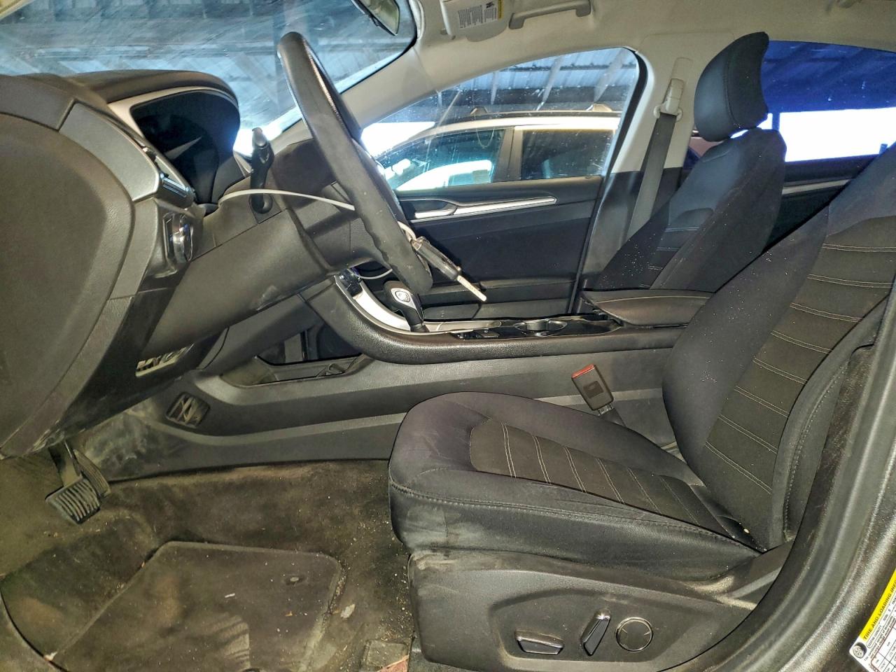 Ford Fusion Se Image 7