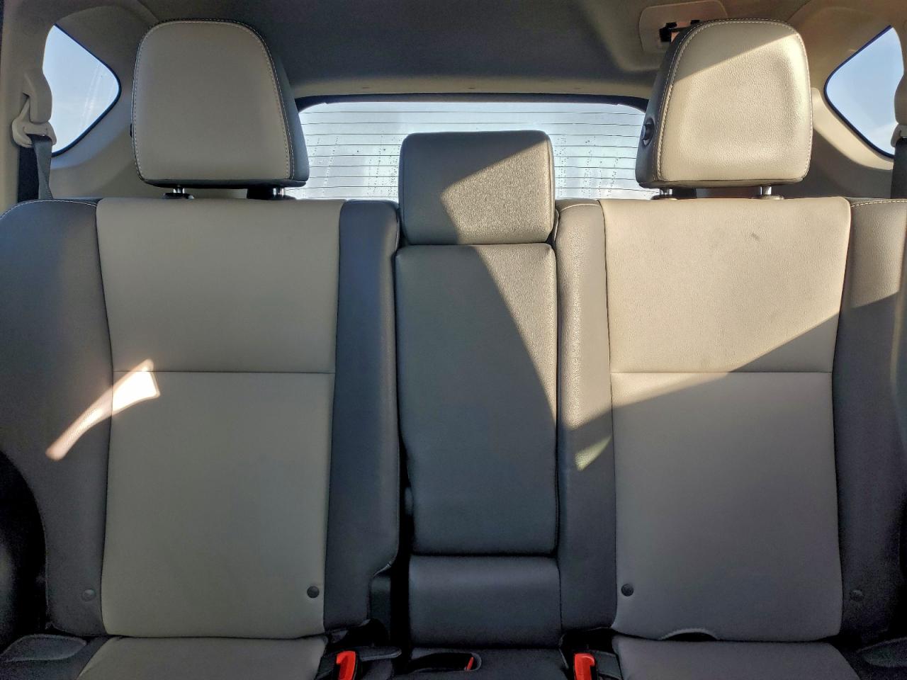 Toyota RAV4 Limited Image 3