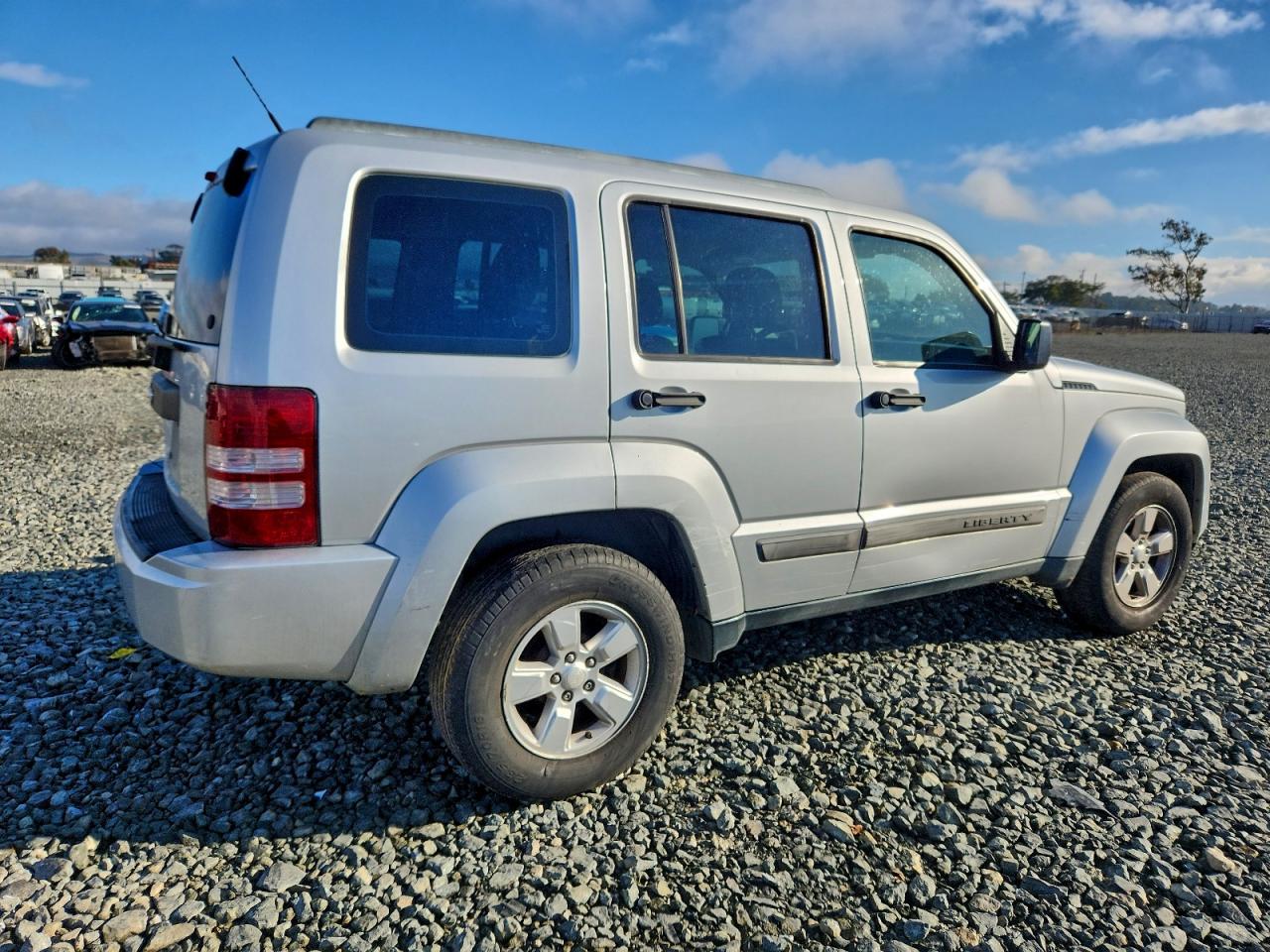 Jeep Liberty Sport Image 2