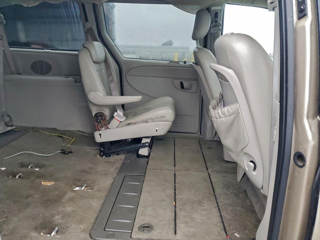 Dodge Caravan Sxt Image 8