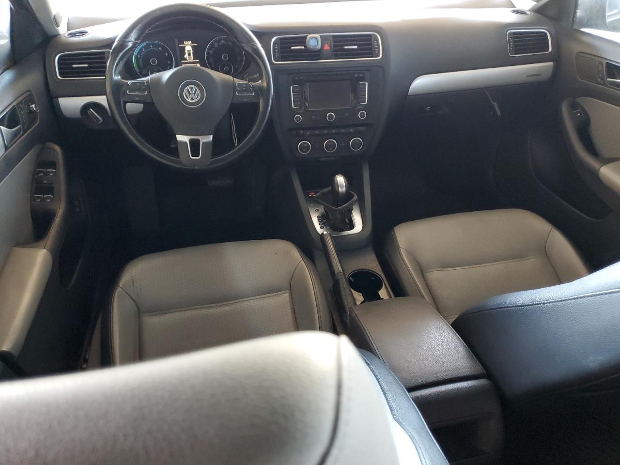 Volkswagen Jetta Hybrid Image 6