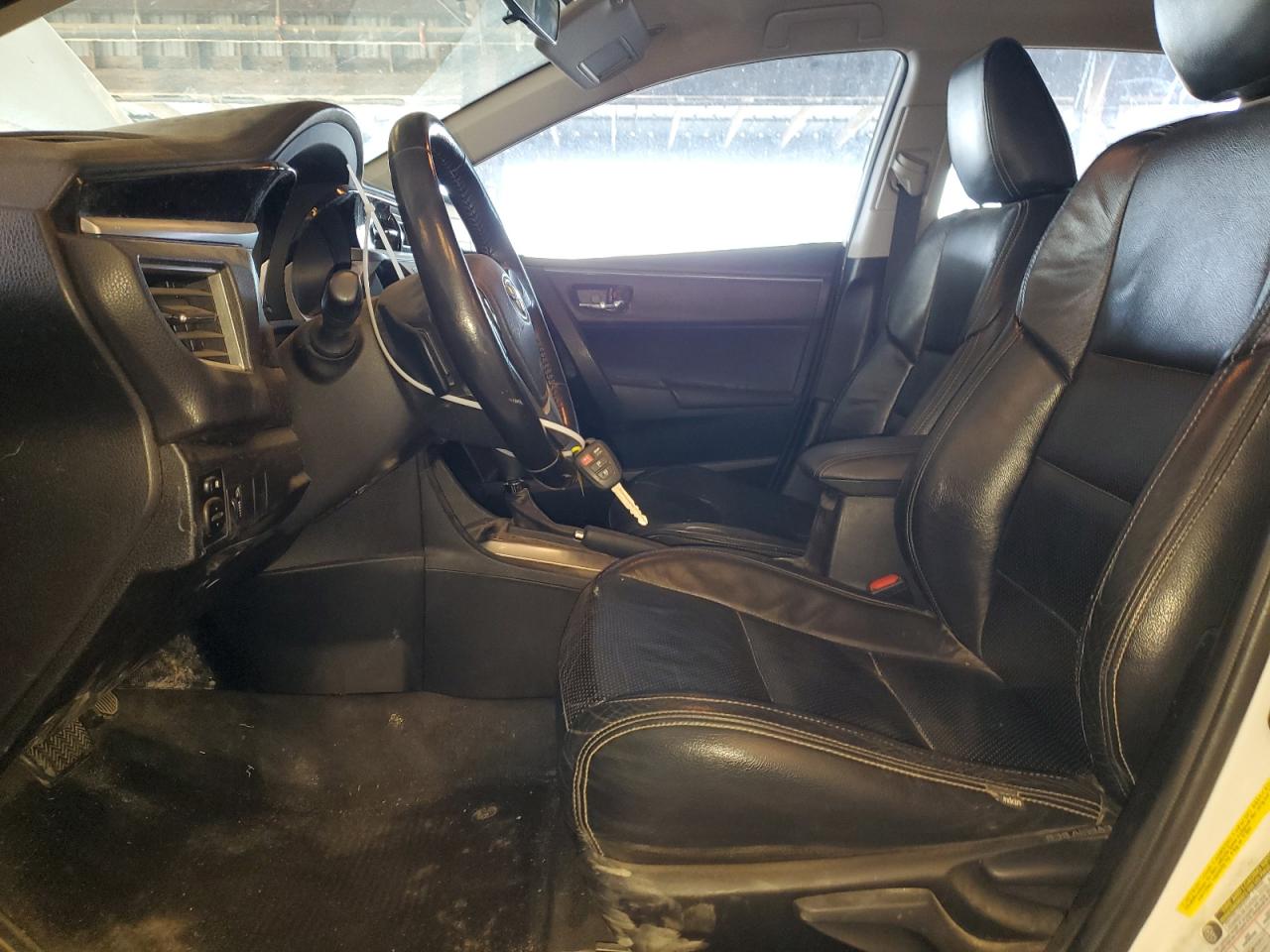 Toyota Corolla L Image 12