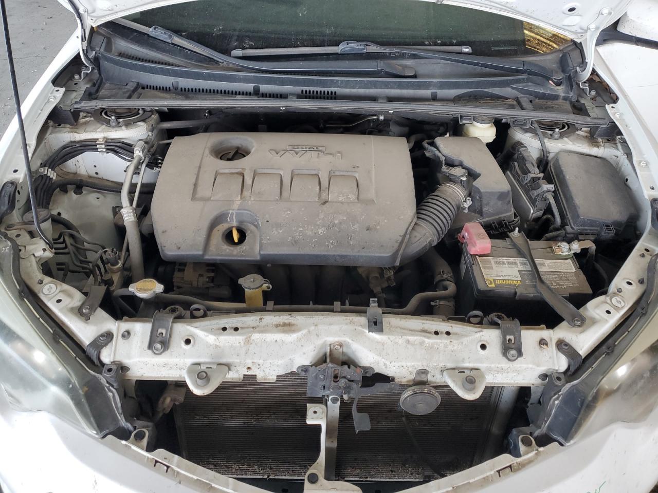 Toyota Corolla L Image 10