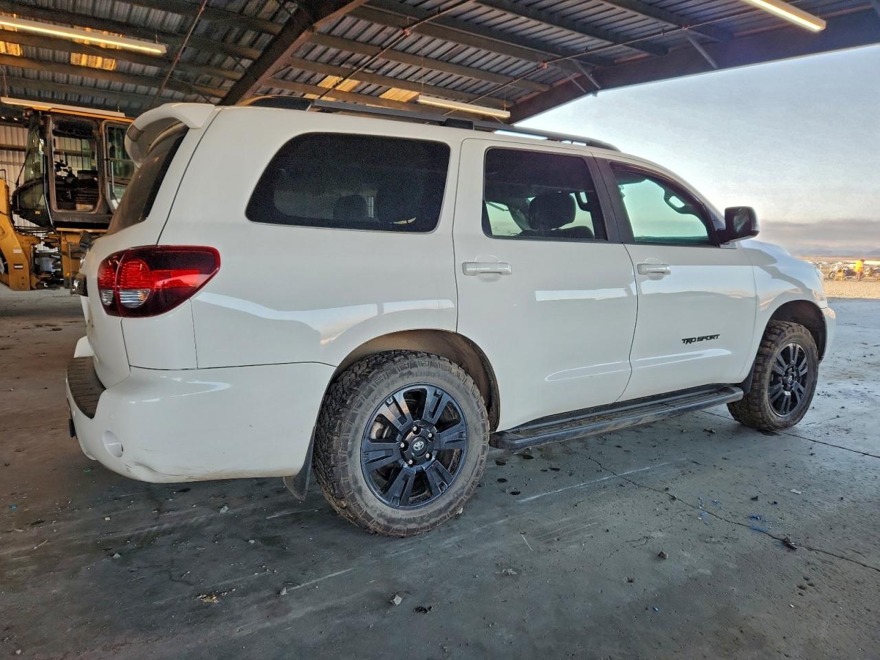 Toyota Sequoia Sr5 Image 9