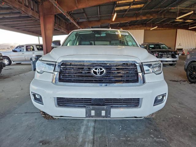 Toyota Sequoia Sr5 Image 5