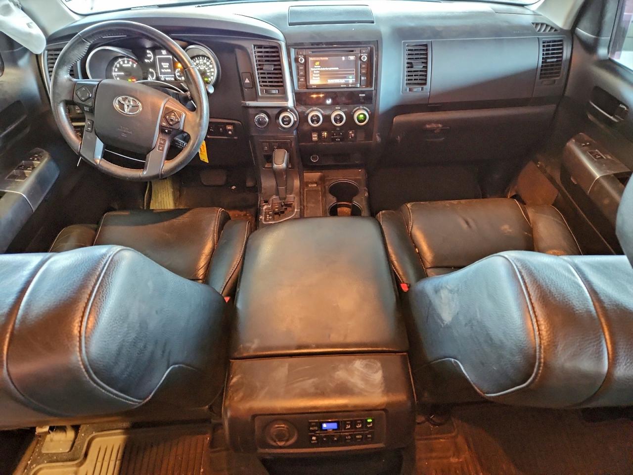 Toyota Sequoia Sr5 Image 11