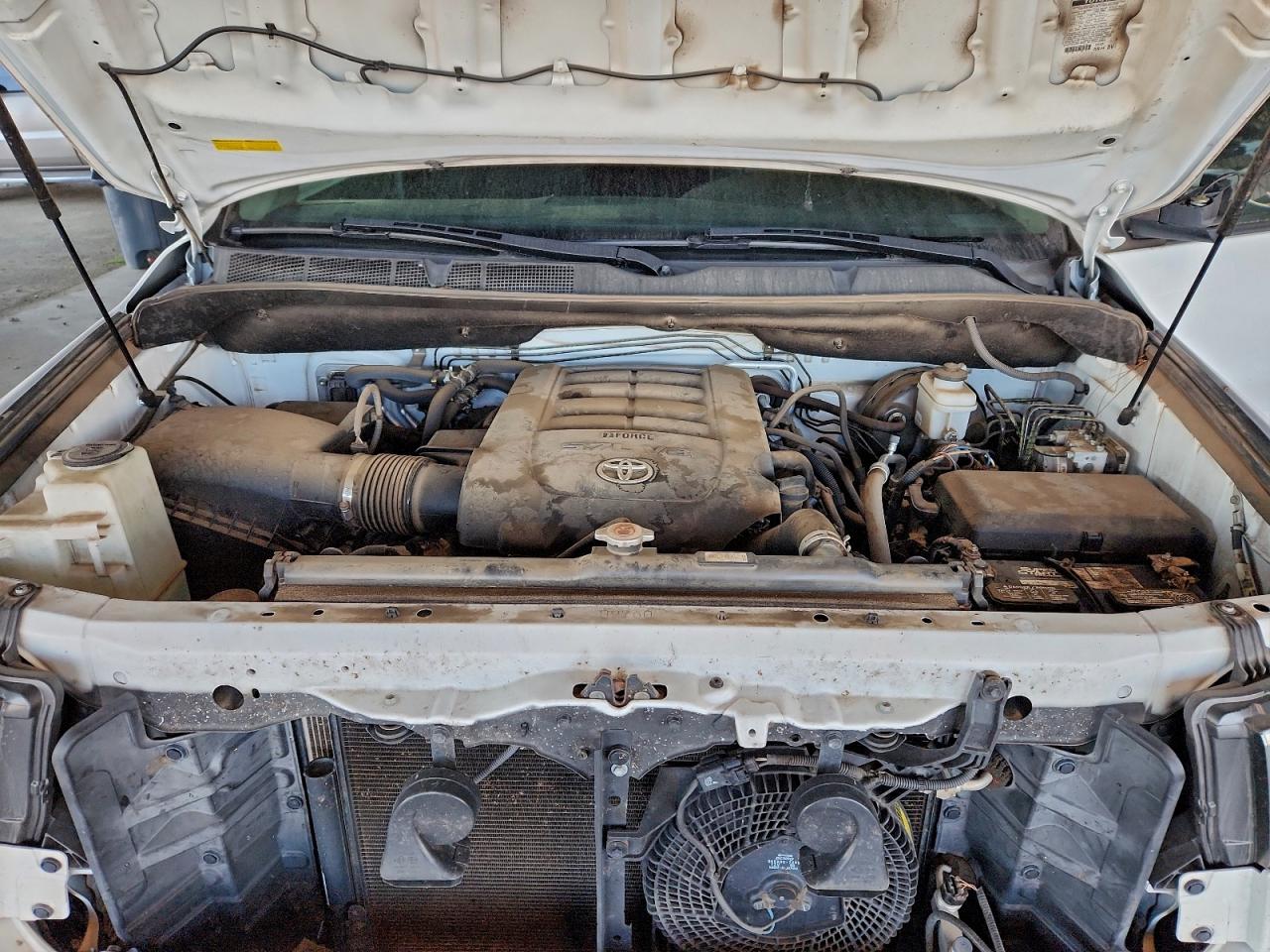 Toyota Sequoia Sr5 Image 10